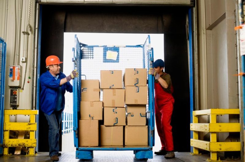 Điều gì ảnh hưởng đến giá dịch vụ bốc xếp hàng hóa
