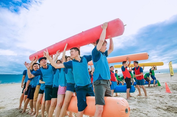 to chuc teambuilding