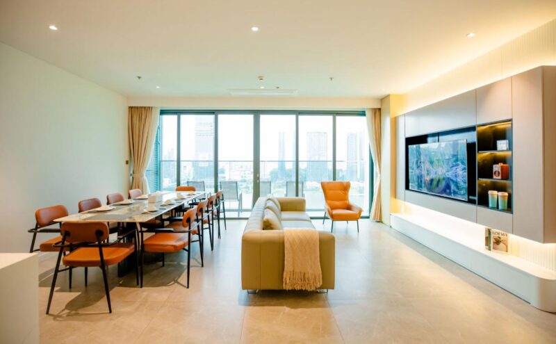 The Crest Metropole